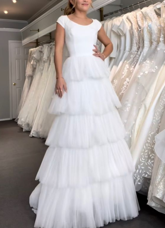 White Multi-layer Tulle Wedding Dresses Long White Prom Gown