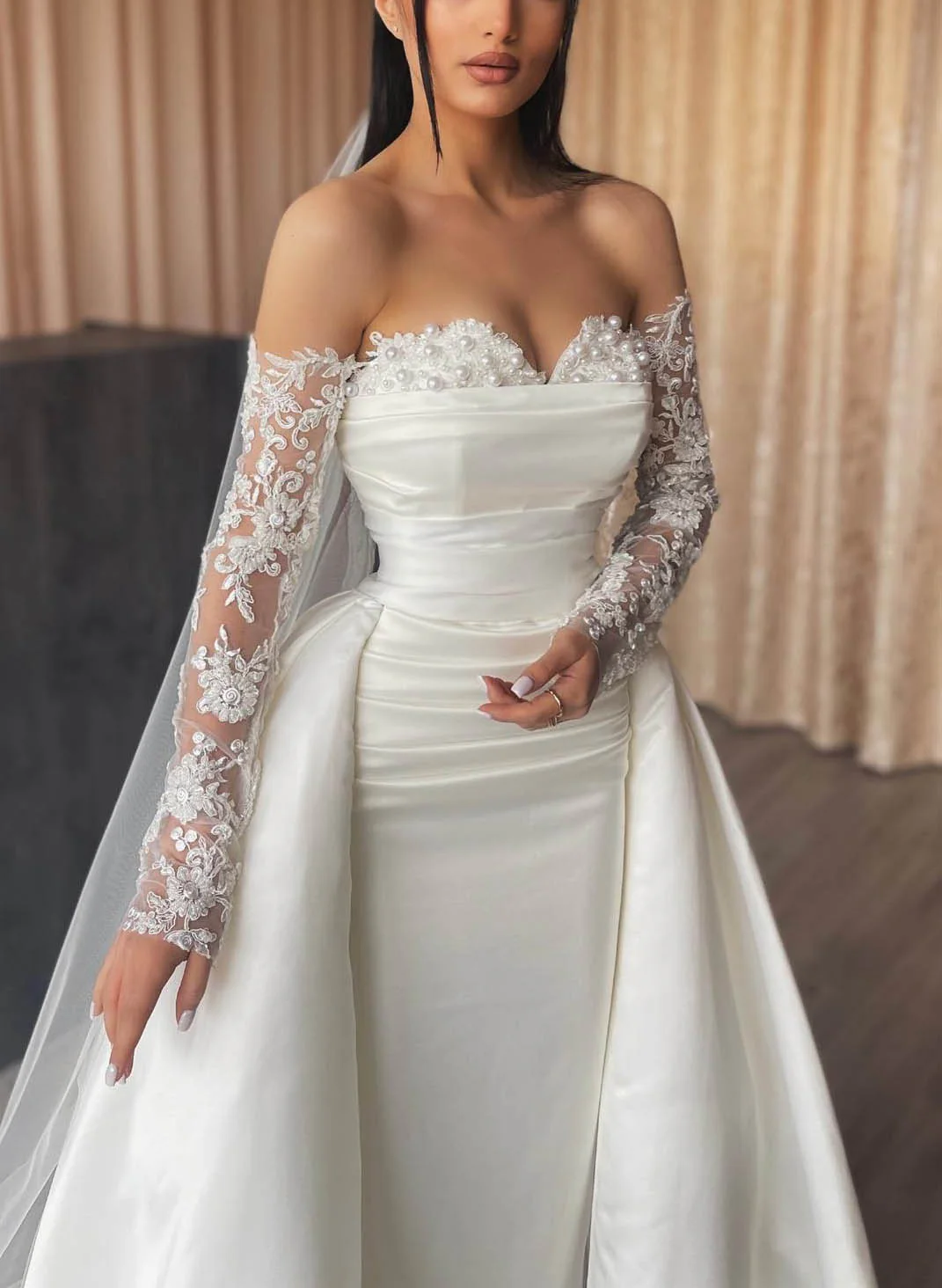 Mermaid Wedding Dresses With Detachable Skirt Sweetheart Long Sleeves Beaded With Pearls Wedding Dress