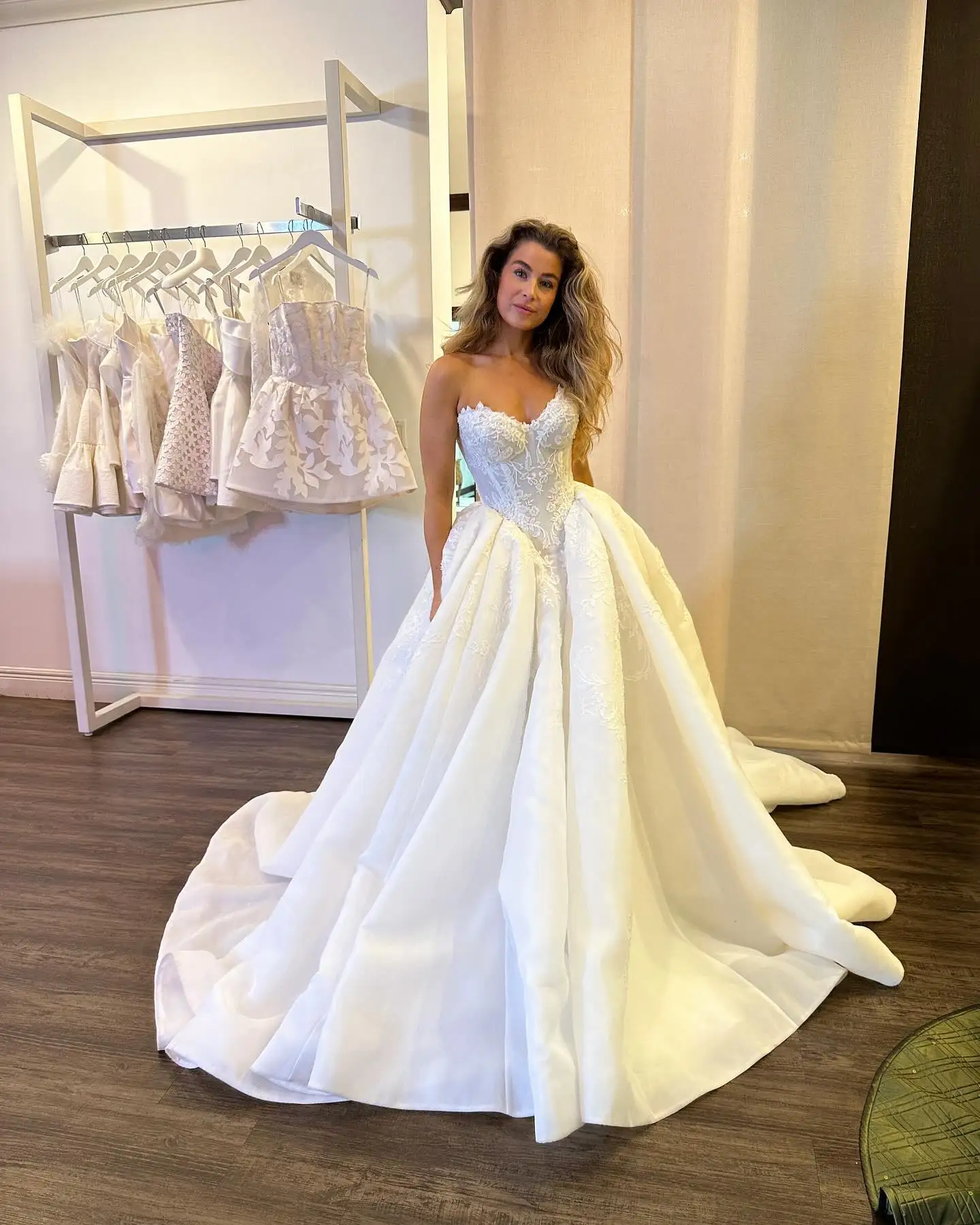 A-line Wedding Dress Sweetheart Bridal Gowns Lace Appliques Bride Dresses