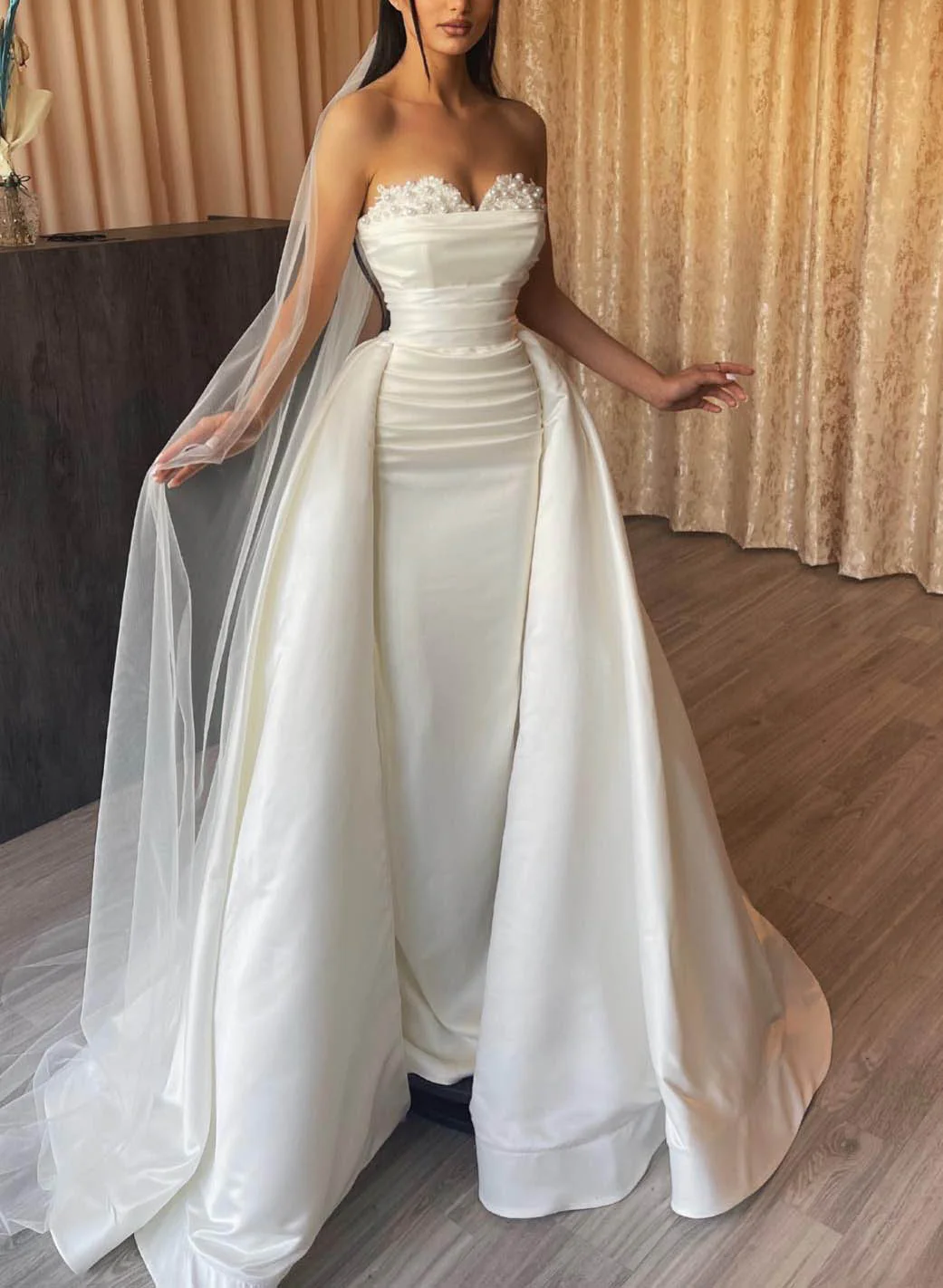Mermaid Wedding Dresses With Detachable Skirt Sweetheart Long Sleeves Beaded With Pearls Wedding Dress