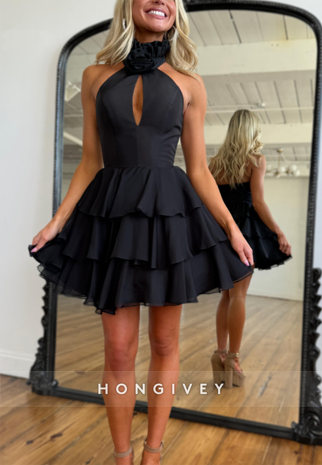 Halter Sleeveless A-Line Keyhole Neck Ruched Short Empire Homecoming Dresses