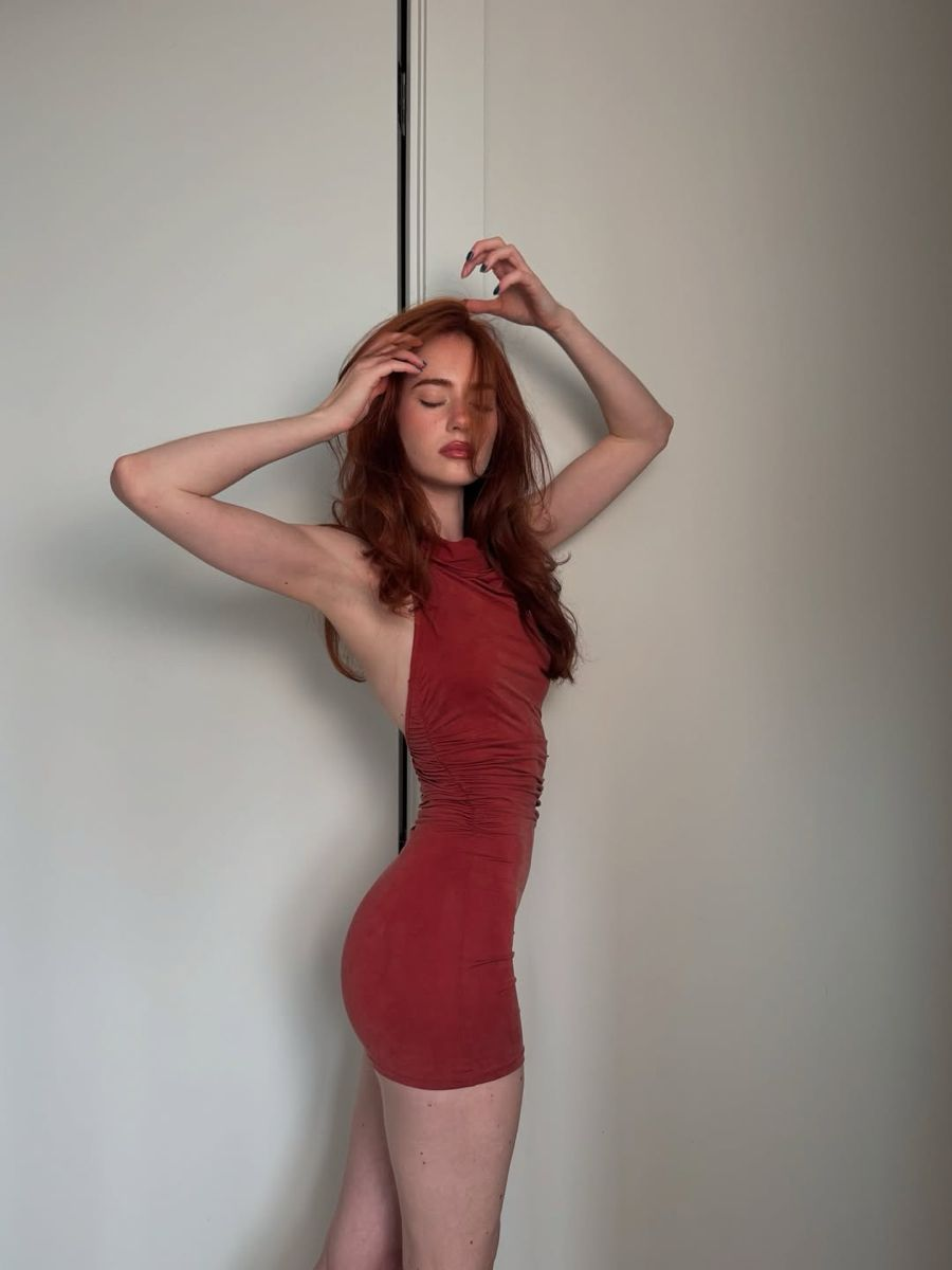 Pretty Halter Burgundy Satin Sheath Cocktail Dress Short 19th Birthday Outfits Homecoming Dress D638