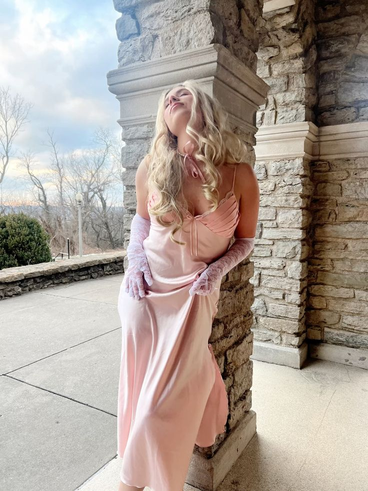 Elegant Spaghetti Straps V Neck Pink Satin Mermaid Evening Dress Long Party Dress With Lace Gloves D1635