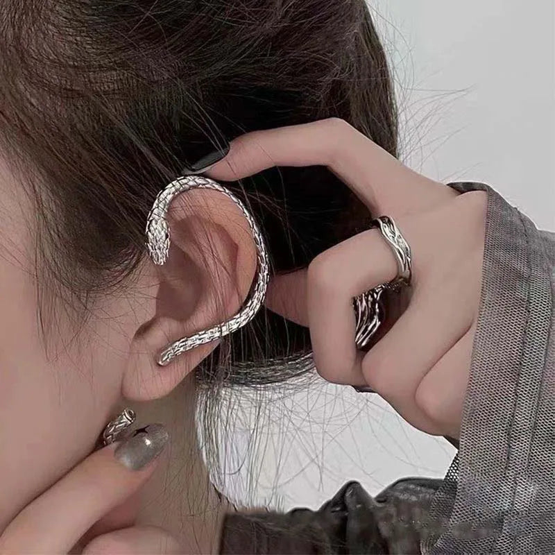 Rebellious Darts Chain Fringe Clip Stud Earring