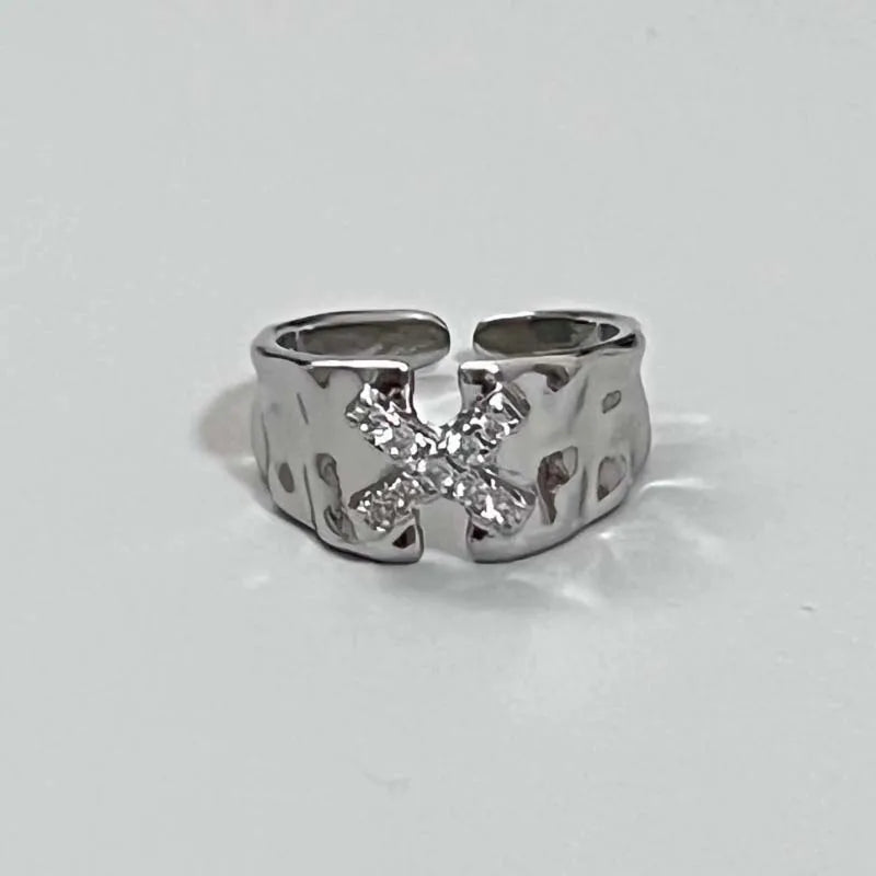 Gender-neutral Vintage Wings Skeleton Gothic Ring