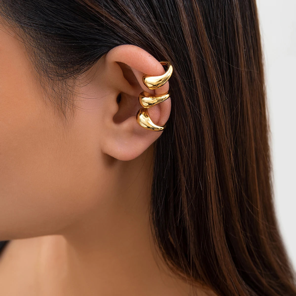 Dark Circular Shiny No Piercing Clip Earring