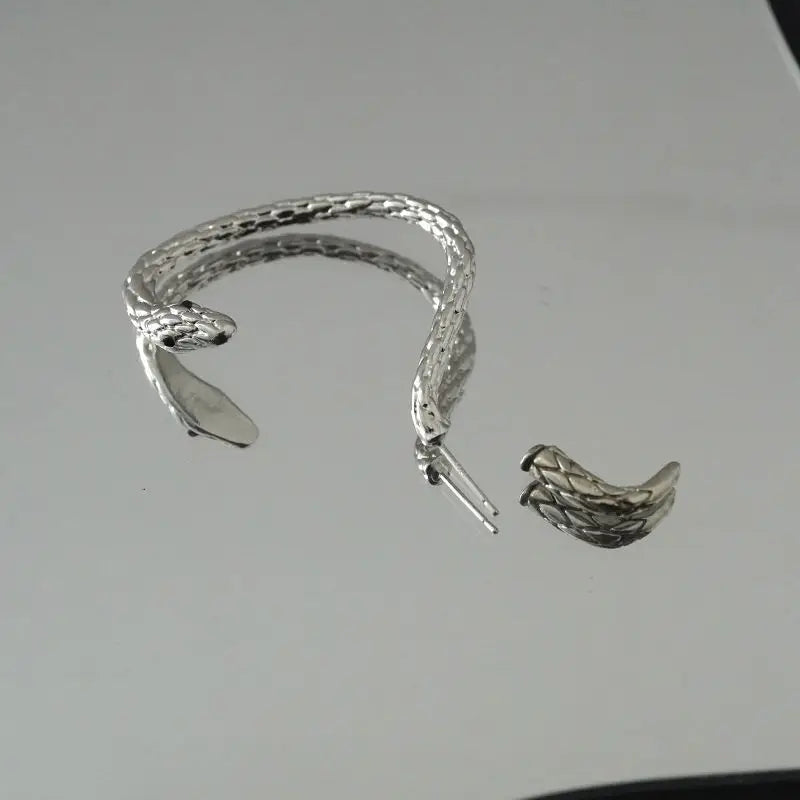 Reptile Rebellious Clasp Earring Without Piercing