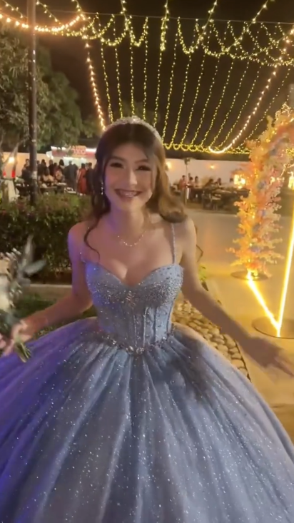 Glitter Spaghetti Straps Blue Tulle Sequin Beaded Ball Gown Formal Birthday Quinceanera Dress D1048