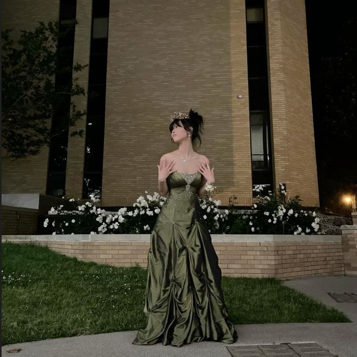 Retro Ball Gown Strapless Green Ruffles Satin Long Party Dress Prom Dresses SD1388