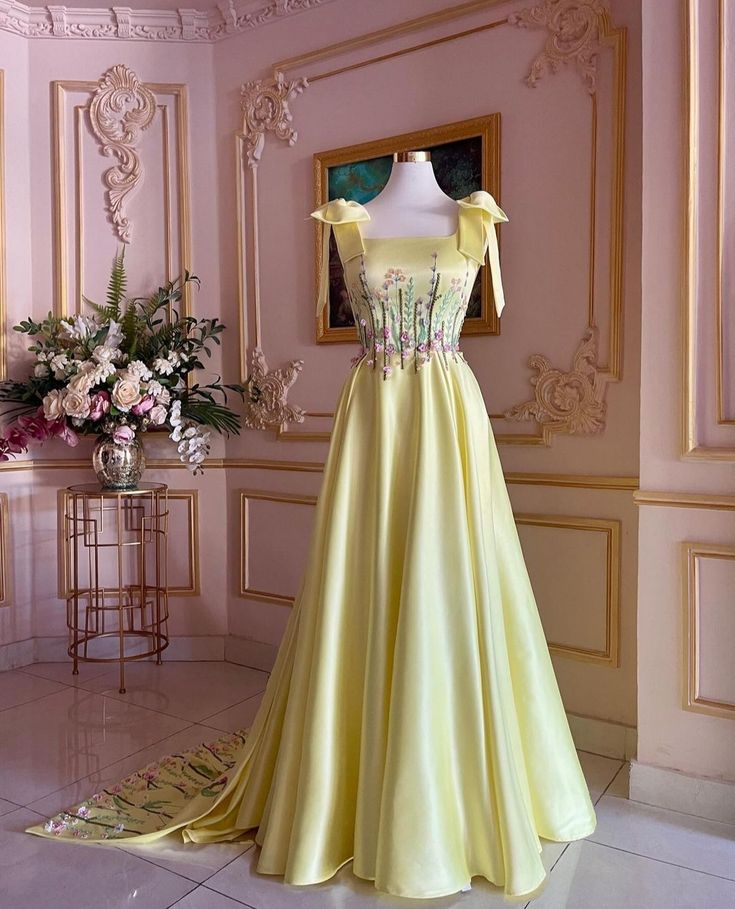 Pretty A Line Straps Satin Yellow Long Prom Dresses Formal Evening Dresses SD2711