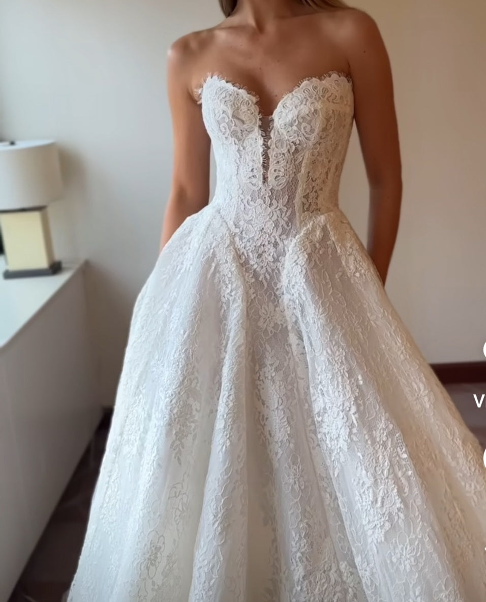 Lace Applique Wedding Dress Sweetheart Floor-Length A-Line Bride Gown Custom