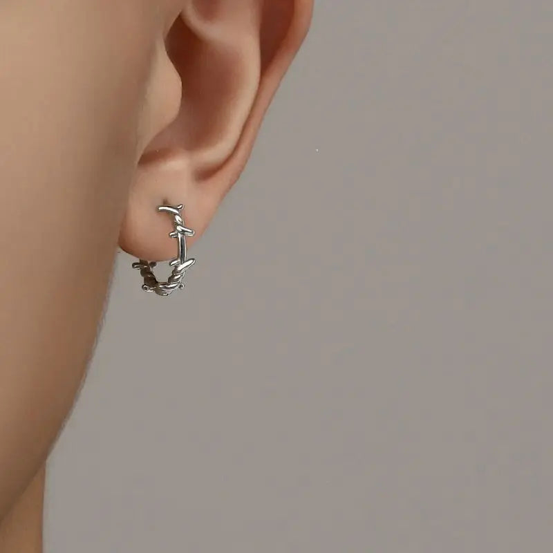 Shiny Thorns Circle Five-Pointed Star Earring