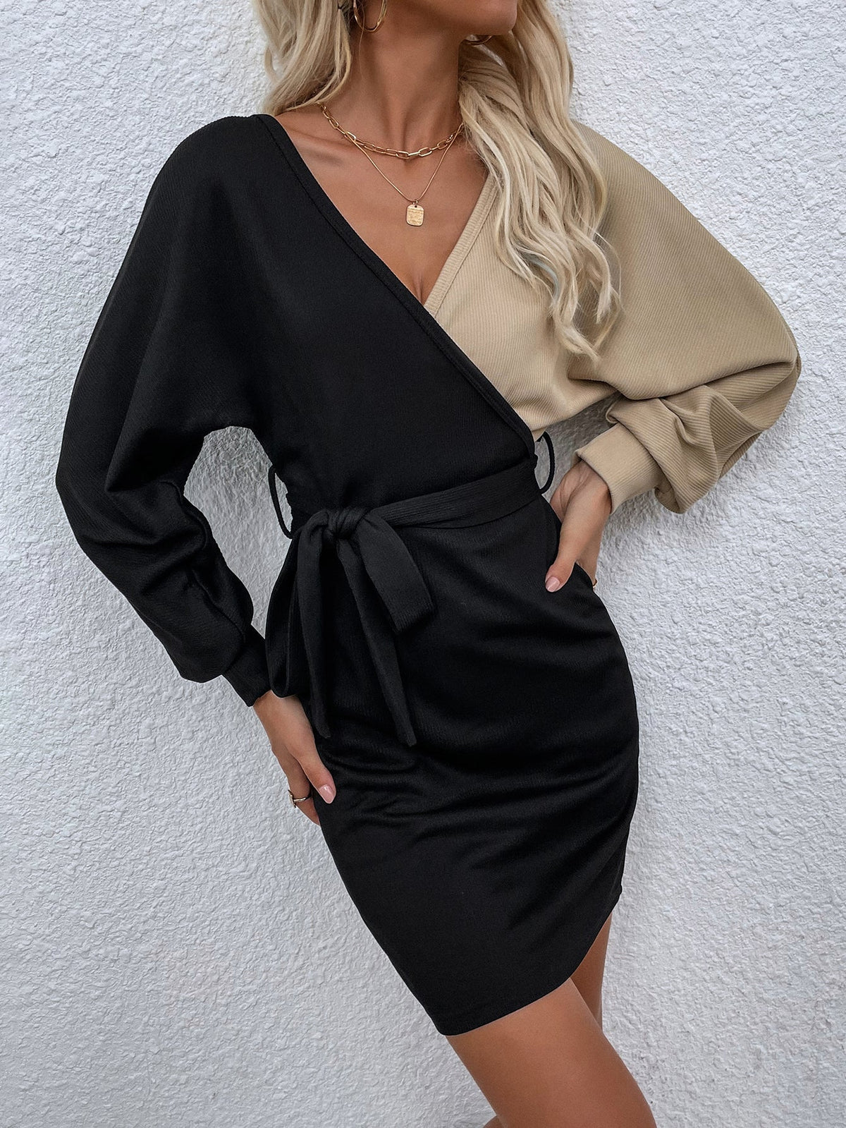 KittenAlarm - Sexy two color receiving waist long-sleeved V-neck tie dress