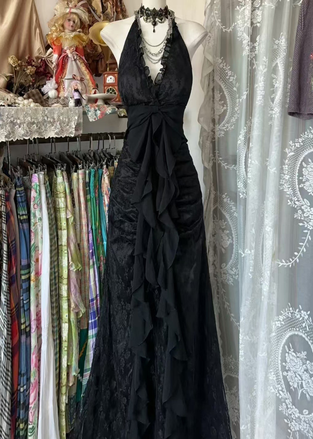Slim Fit Black Backless Ruffled Lace Long Dress Sleeveless - View 5