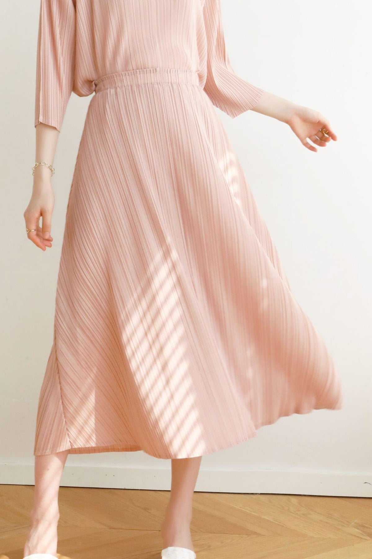 Pleated High Waist Skirt - Solid Color Pink / One Size Midi Dresses