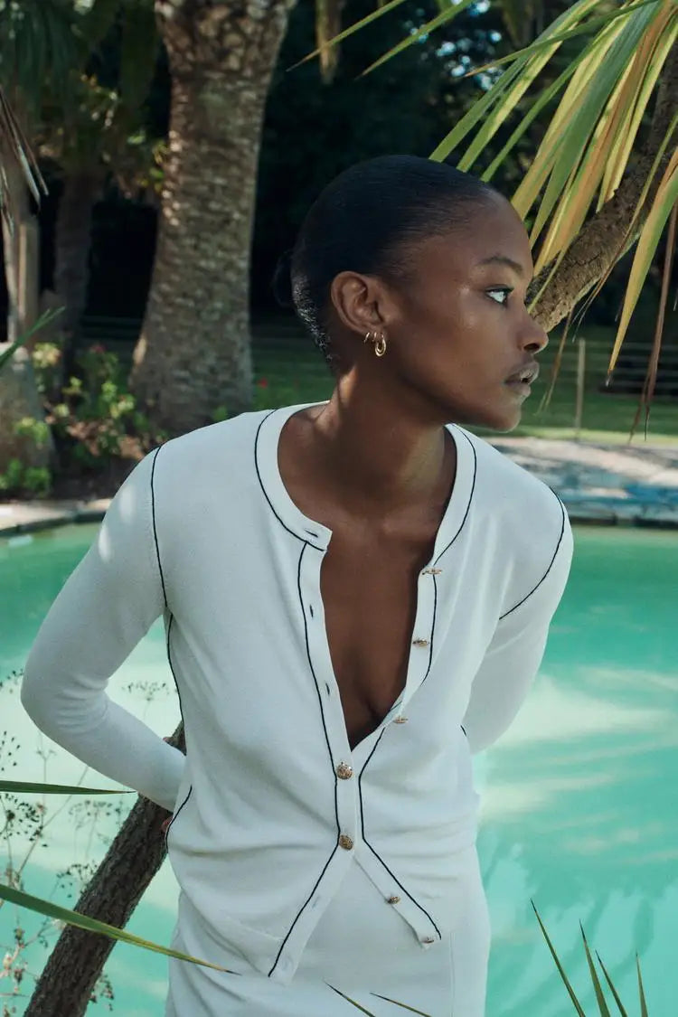 Slim Fit Contrast Edge Round Neck Cardigan