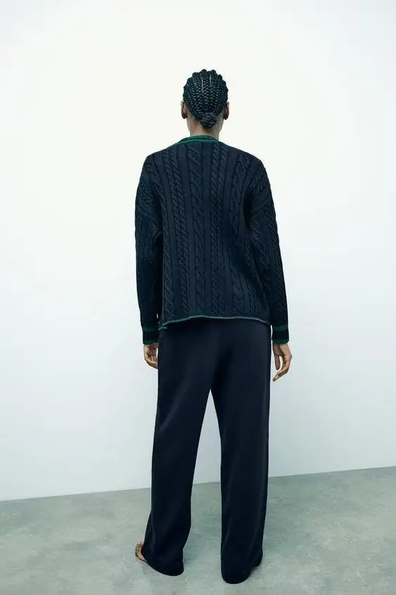 Lazy Style Contrasting V-neck Cardigan 3