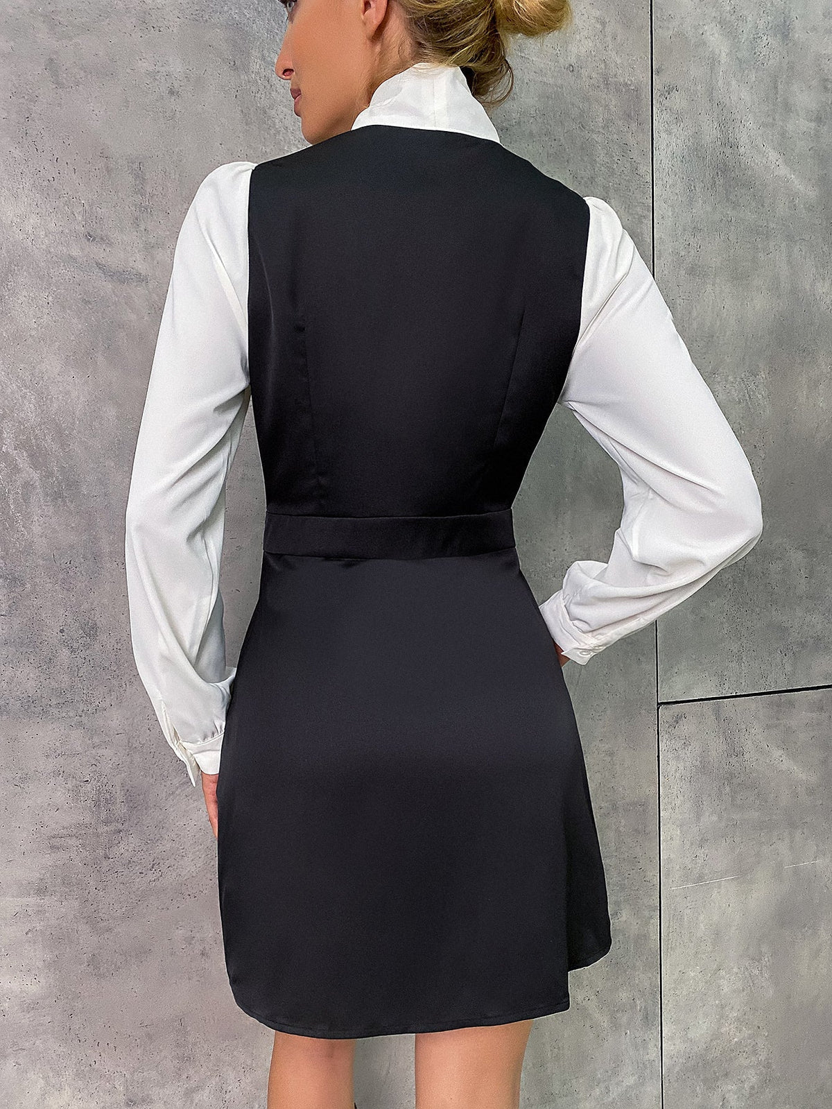 KittenAlarm - Tie Neck Zip Up Fitted Dress