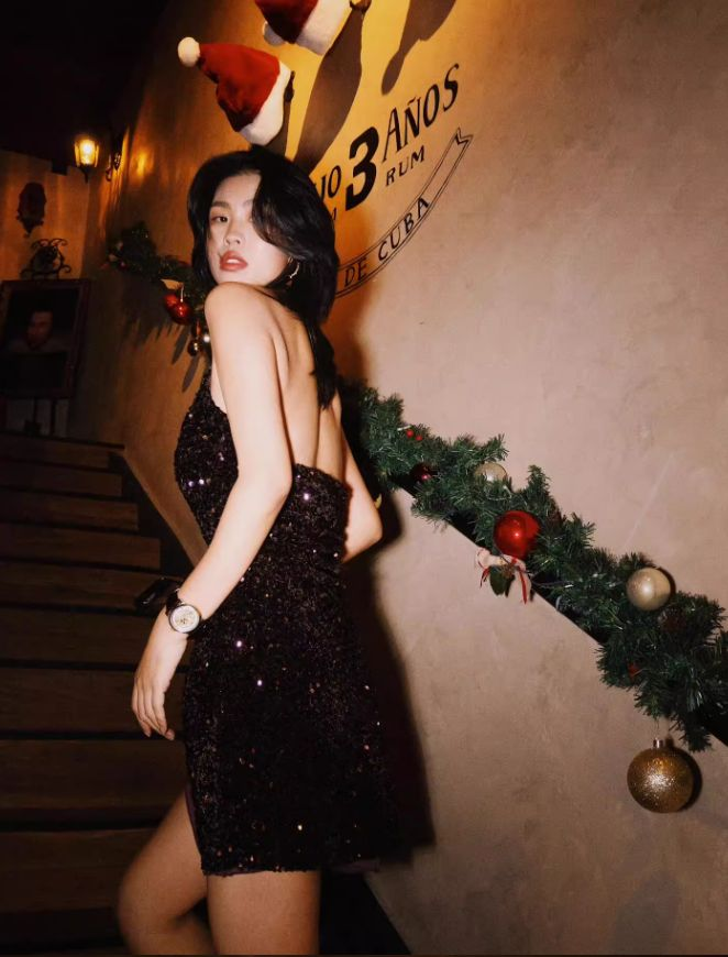 Elegant Halter Sleeveless Black Sequin Sheath Homecoming Dress Formal 21st Birthday Dress D607