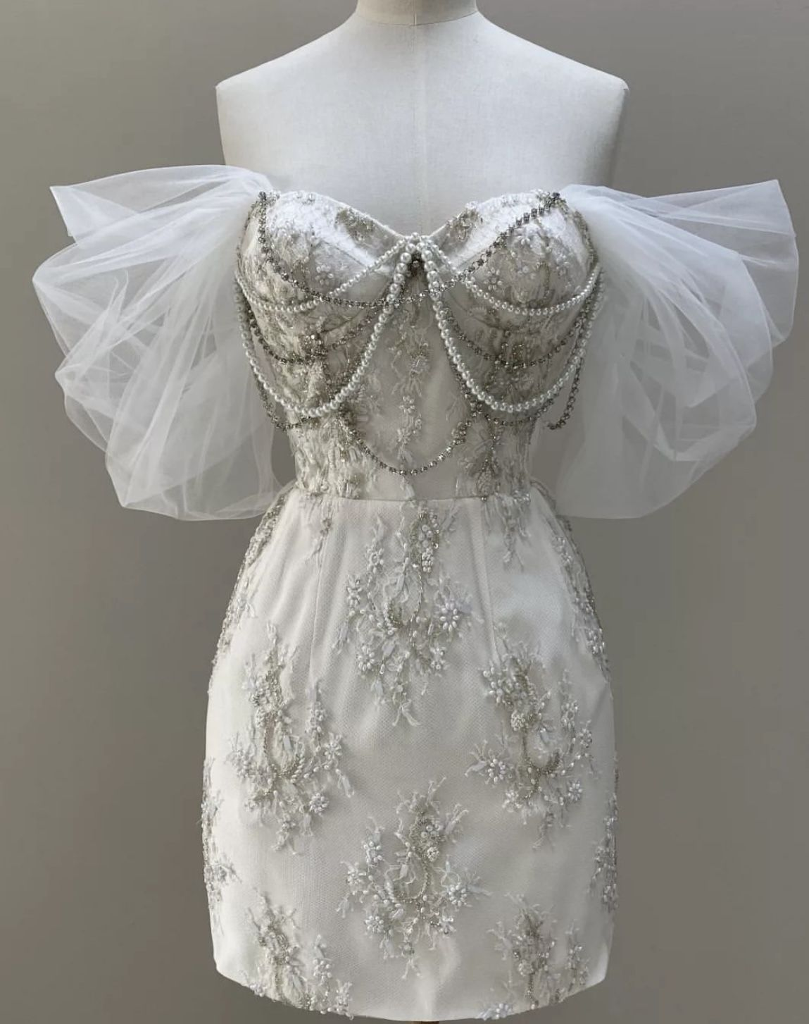 Gorgeous Sweetheart Neck White Satin Lace Applique Sheath Short Formal Birthday Outfits Homecoming Dress D279