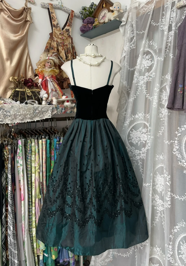 Vintage Green Spaghetti Straps Satin Beaded A Line Long Party Dress Prom Dresses D1757