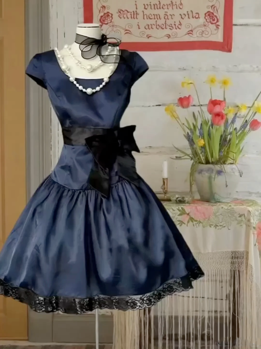 Vintage Navy Blue Satin Bow A Line Short Party Dress Formal Homecoming Dress D655