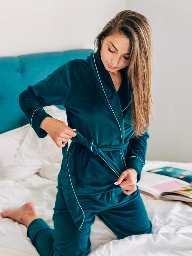 Velvet Warm Solid Pocket Long Sleeves Nightgown 3