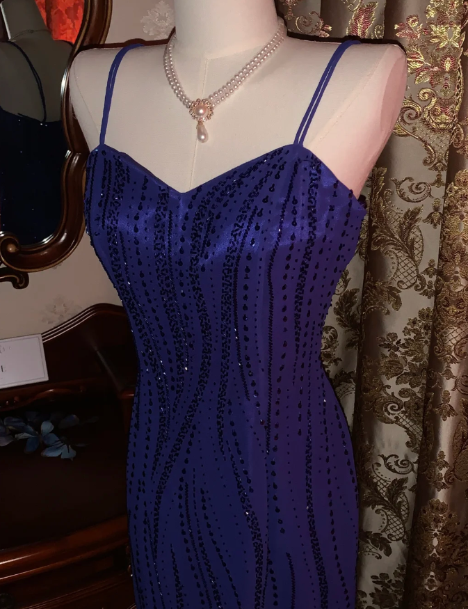 Gorgeous Spaghetti Straps V Neck Blue Satin Beaded Long Birthday Party Dress Formal Evening Gown D1752