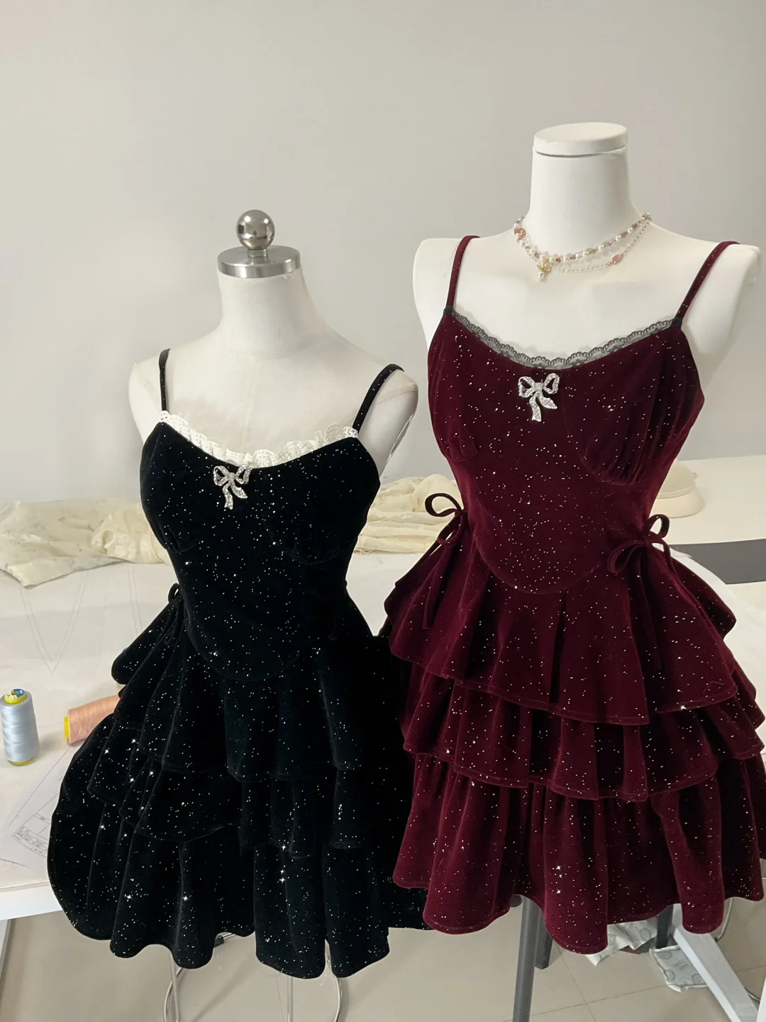 Beautiful Spaghetti Straps Velvet Sequin A Line Layered Short Birthday Outfits Formal Graduation Homecoming Dress D018