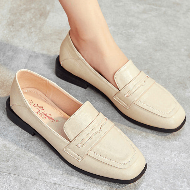 Patent Leather Flat Heel Closed Toe Shoes - Mislish