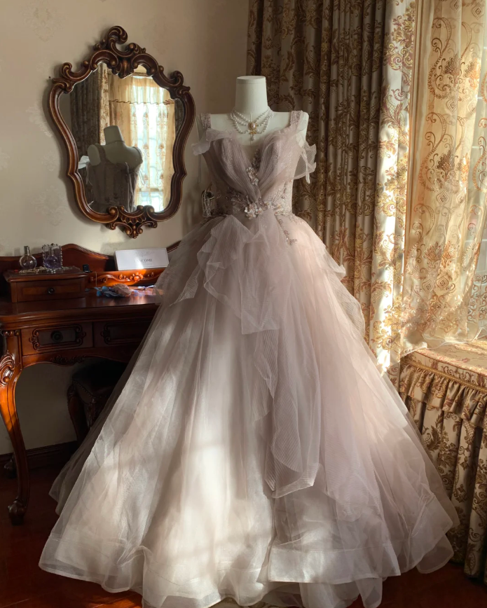 Charming Spaghetti Straps Light Pink V Neck Tulle Beaded Ball Gown Formal Long Birthday Party Dress D1774