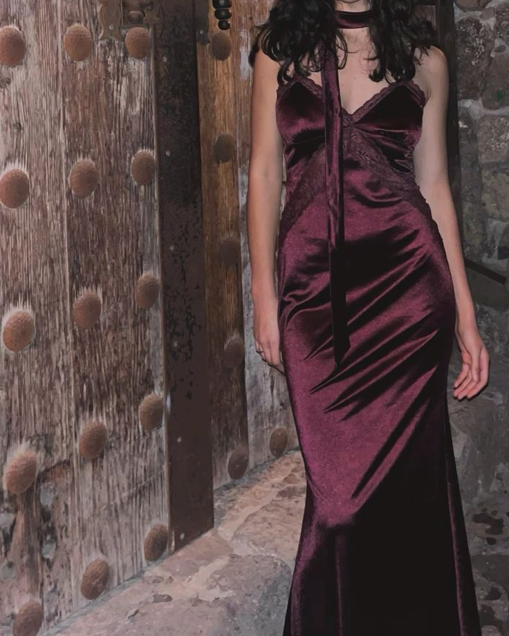 Elegant Spaghetti Straps V NecK Satin Mermaid Evening Dress Burgundy Long Wedding Guest Dress D1530