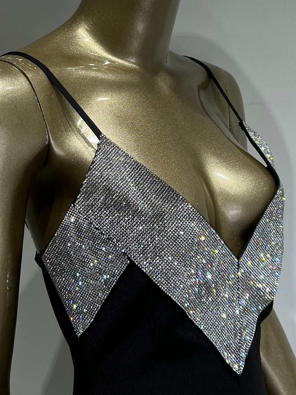 Crystal Embellished Plunge Neck Strappy Fishtail Gown 3