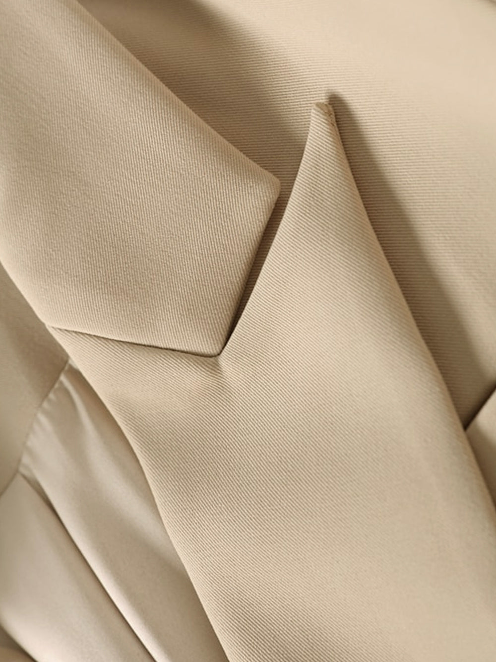 PENELOPE Double-Breasted Blazer in Beige 9