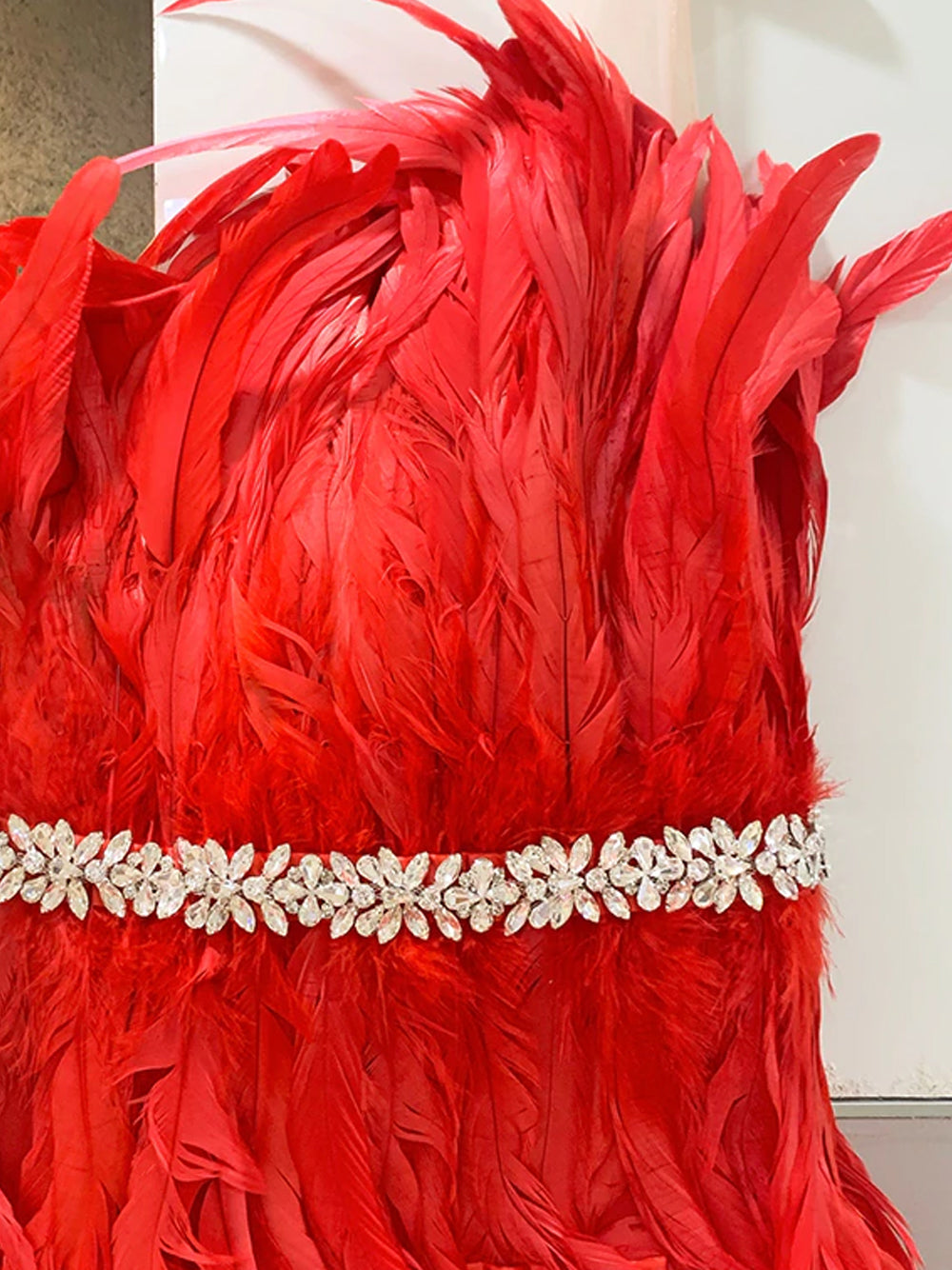 Strapless Rhinestone Belt Asymmetric Feather Hem Bodycon Mini Dress - View 10