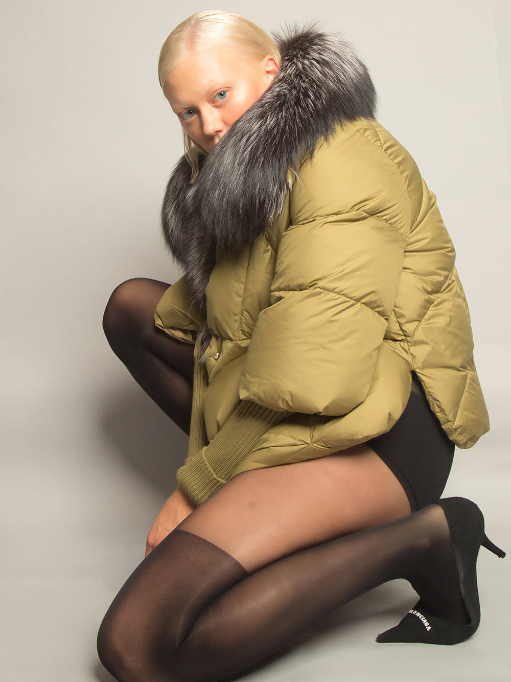 Fur Trim Puffer Jacket in Khaki & Gray 7