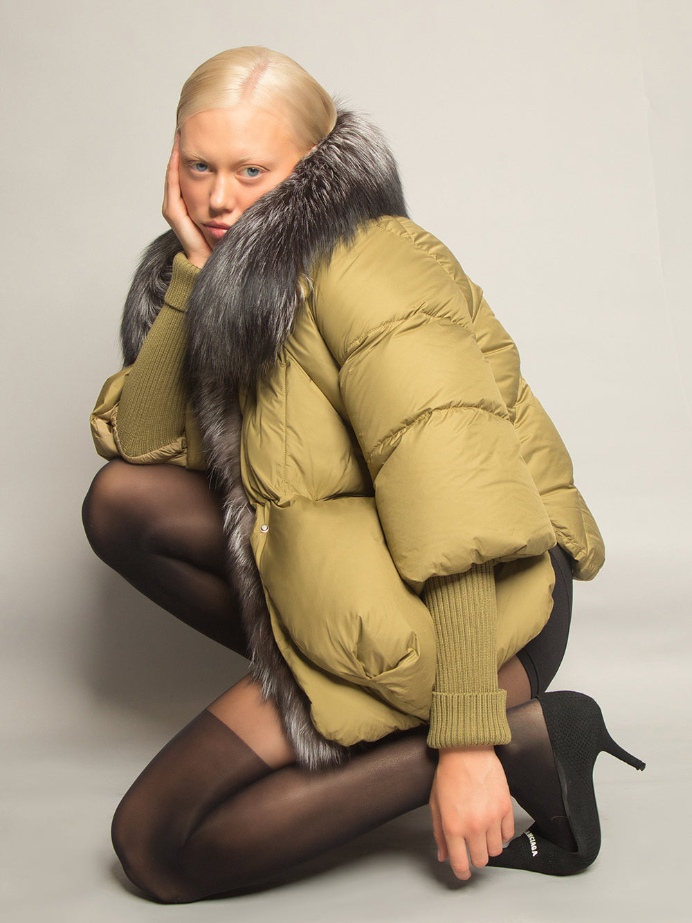 Fur Trim Puffer Jacket in Khaki & Gray 6