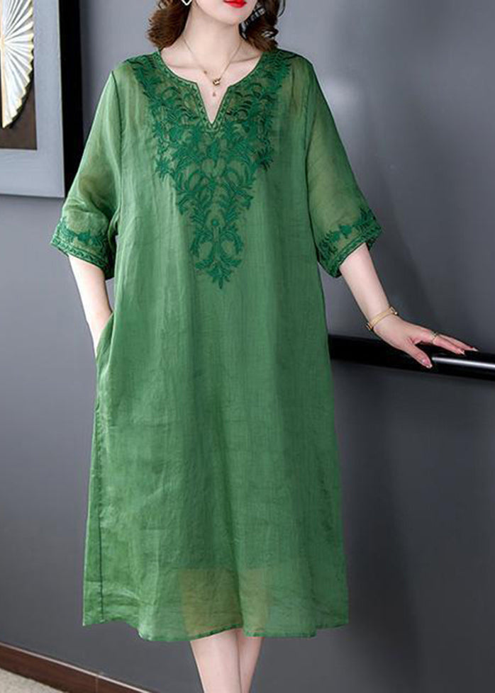 V-Neck Floral Embroidery Three Quarter Sleeve Shift Midi Dress - View 2
