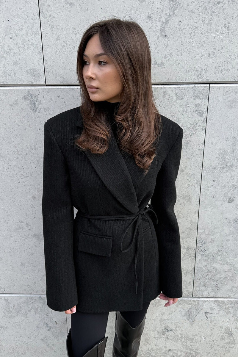 Notched Lapel Belted Tailored Blazer 4