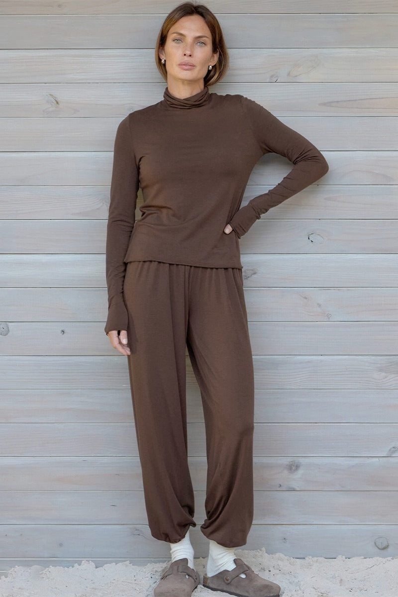 Turtleneck Knit Top Tapered Pants Set