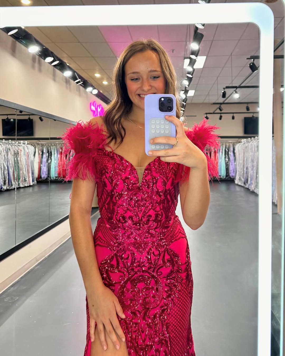 Sweetheart Sheath Prom Dress Sleeveless Slit Feather Evening Dress with Train