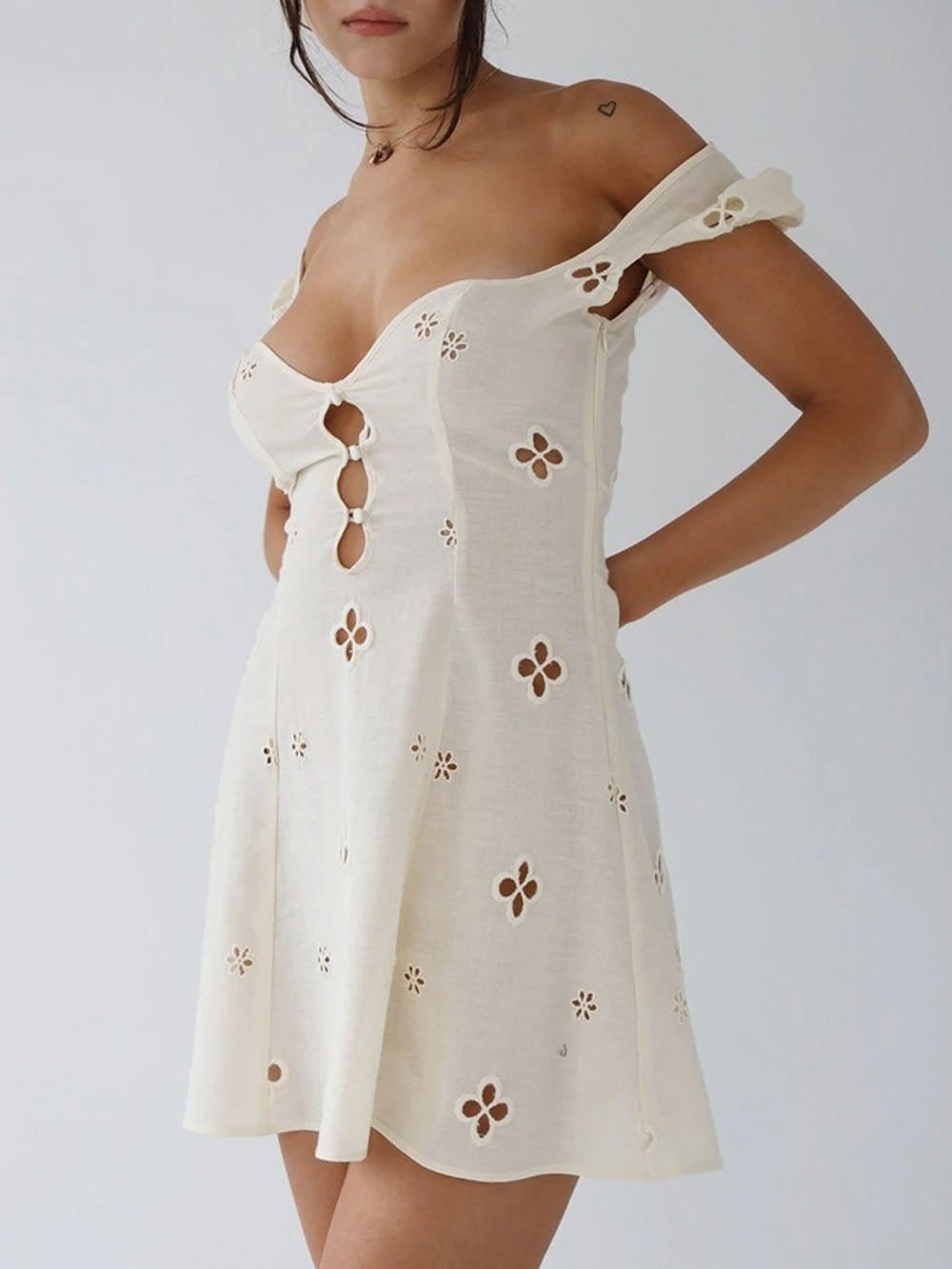 Hollow Out Mini - Fashionpara