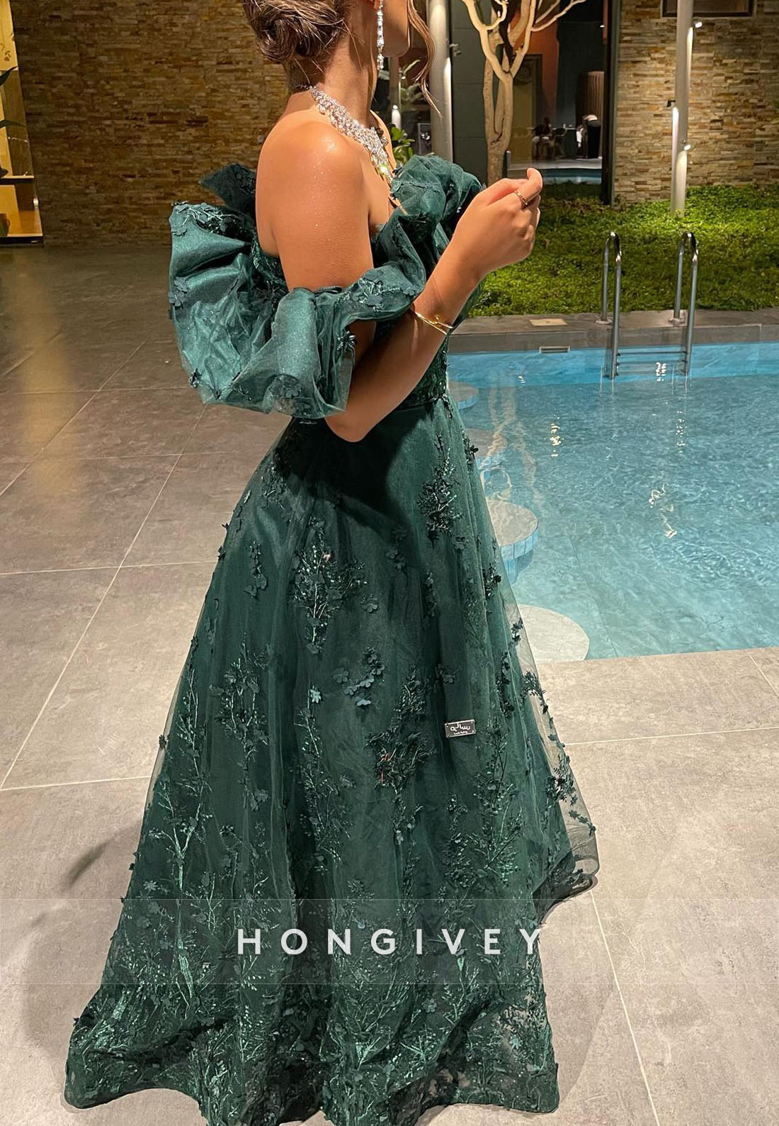 Appliqued Evening Gown Floor-Length Off the Shoulder Tulle Formal Dresses