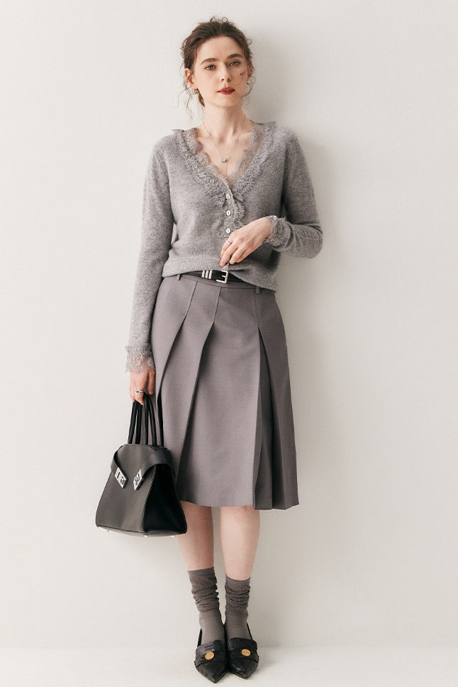 Luxe Cashmere V-Neck Cardigan with Elegant Lace Trim