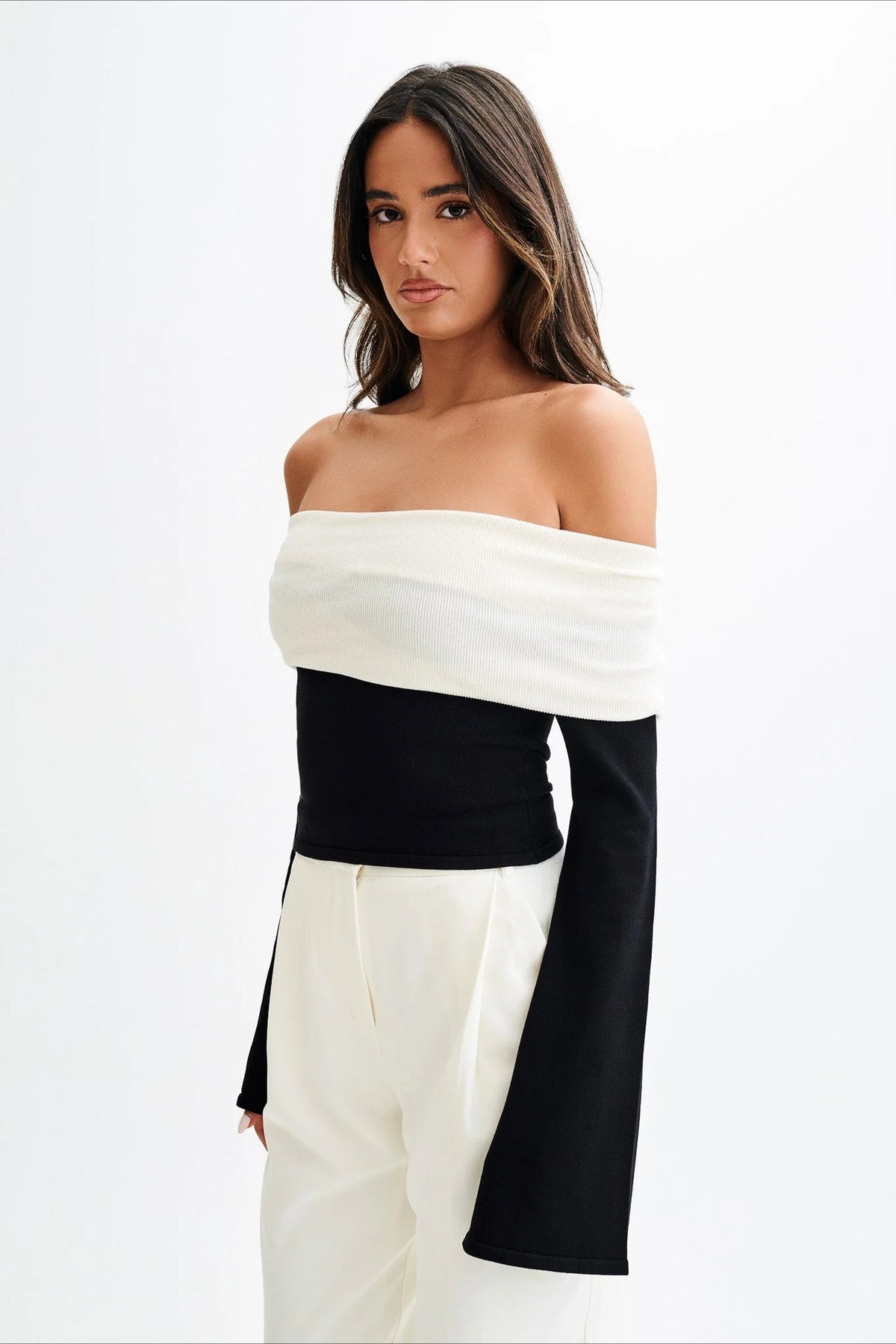 Off-Shoulder Fitted Knit Sweater 3