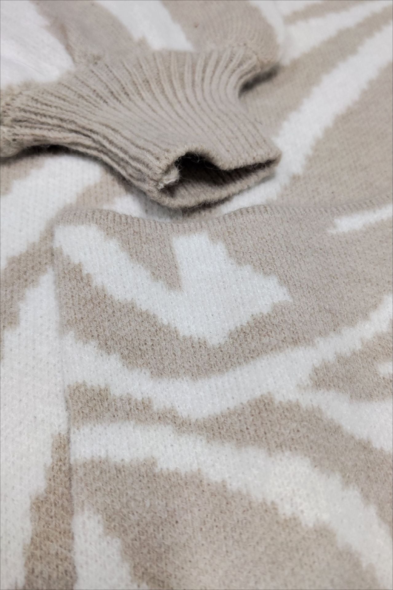 Stylish Knit Animal Print Cardigan for Effortless Chic