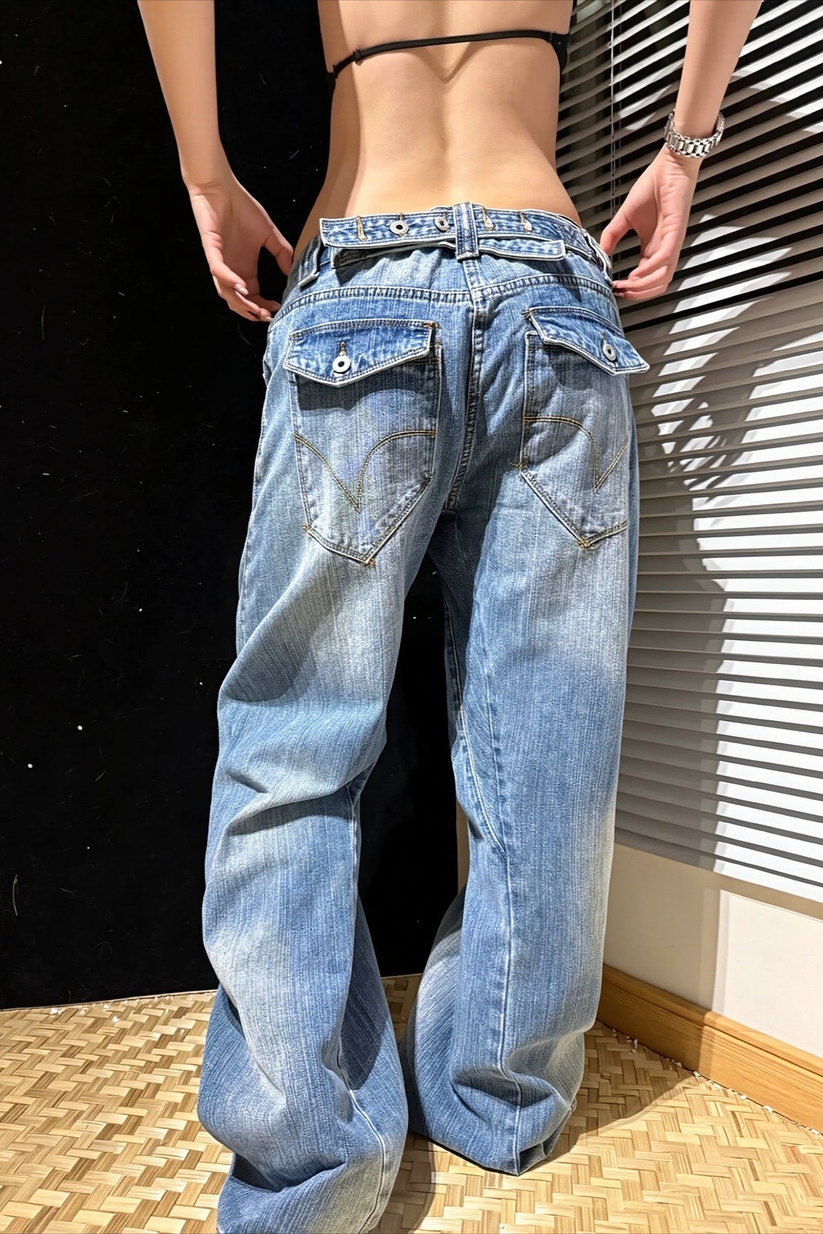 Layered Pocket Curved Seam Barrel Jeans