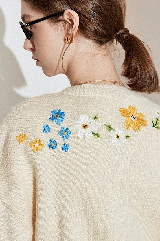 Vintage Floral Embroidered Knit Blouse