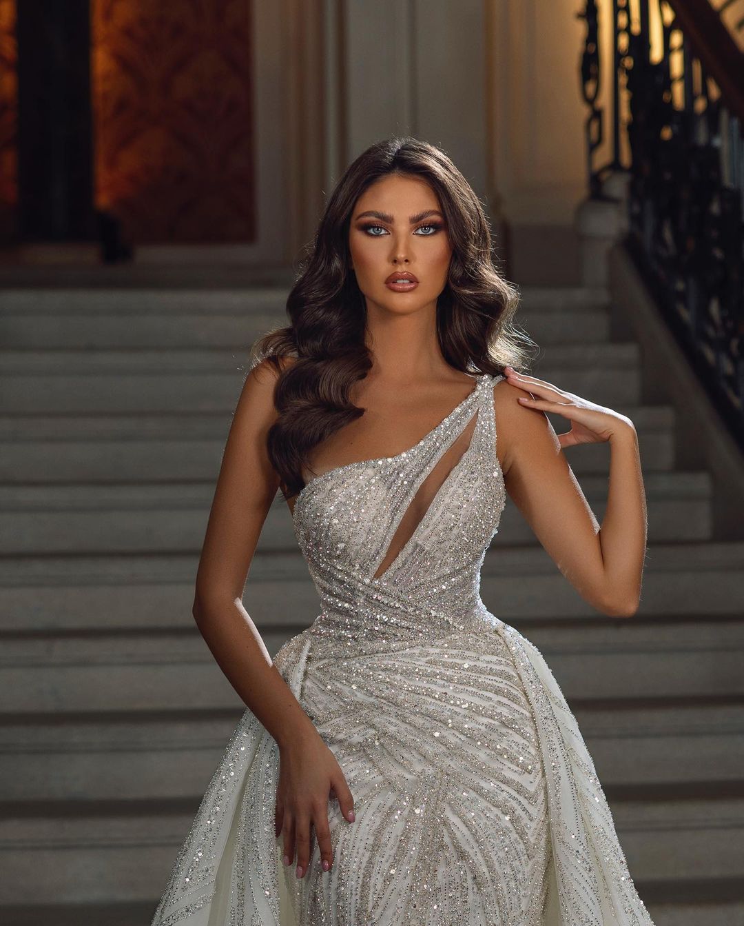 Beautiful Floor-Length Sleeveless Mermaid Sequined Wedding Gown with Lace Details - Fashionpara