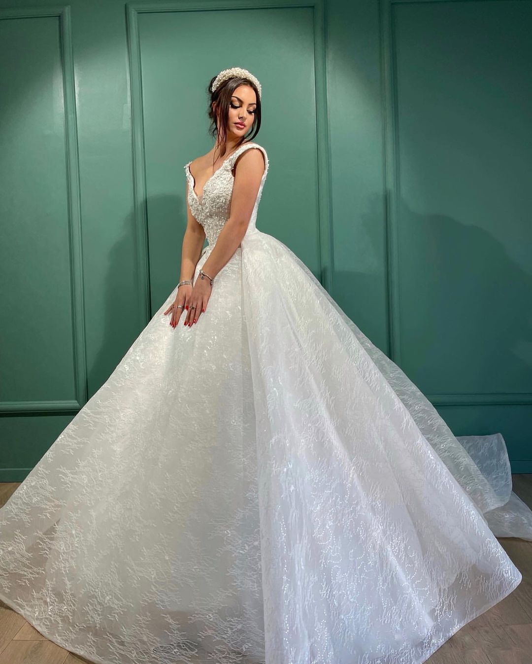 Beautiful Ivory A-line V-neck Lace Sleeveless Wedding Dress - Fashionpara